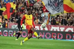 杜月徵五大联赛首秀破门，中国球员助皇家贝蒂斯绝平创纪录